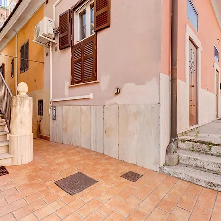 Apartment Vicolo Sereno Rome